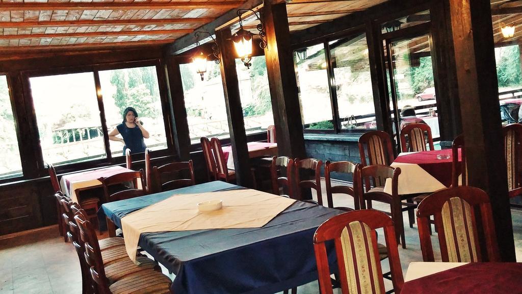 B&B Bazeni サラエヴォ エクステリア 写真